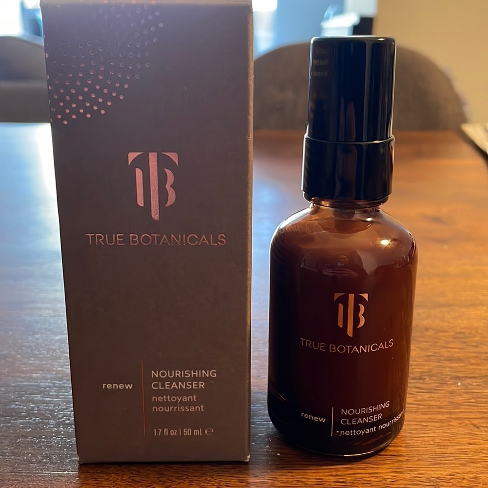 True Botanicals Renew Nourishing Cleanser